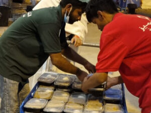 Arafah Hot Food Distribution | توزيع الوجبات الساخنة في عرفة